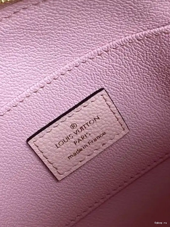 LOUIS VUITTON COSMETIC POUCH 0619